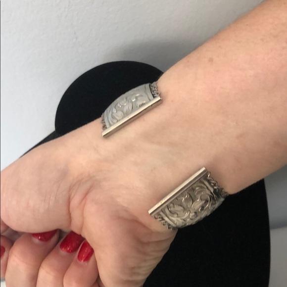Silver Metal Floral Cuff - Picture 5 of 5